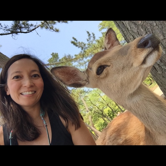 Meet your Posher, Dee - Picture 3 of 8